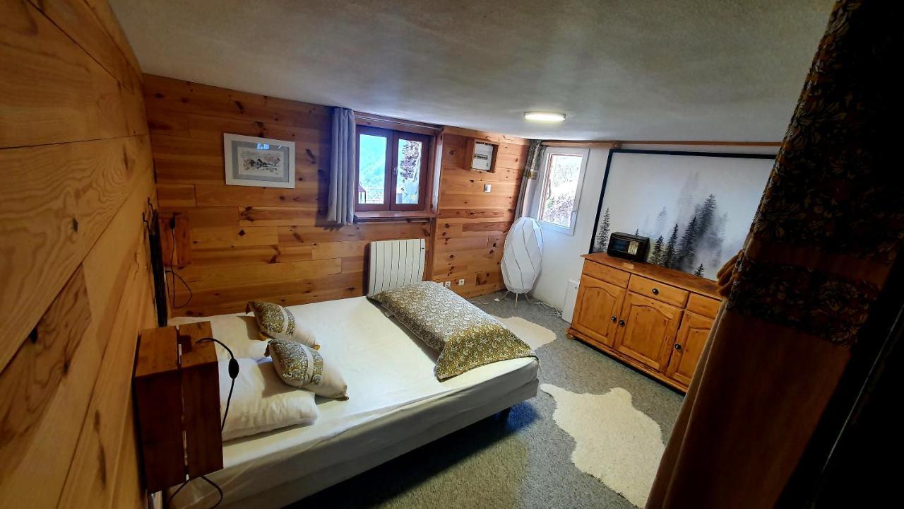Chalet Les 3 Flocons Roure Exterior photo